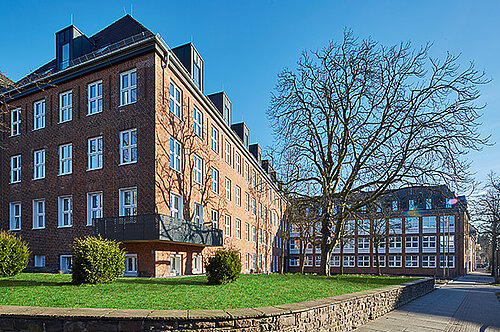 Schlossstraße Perspektive Gebäudekomplex