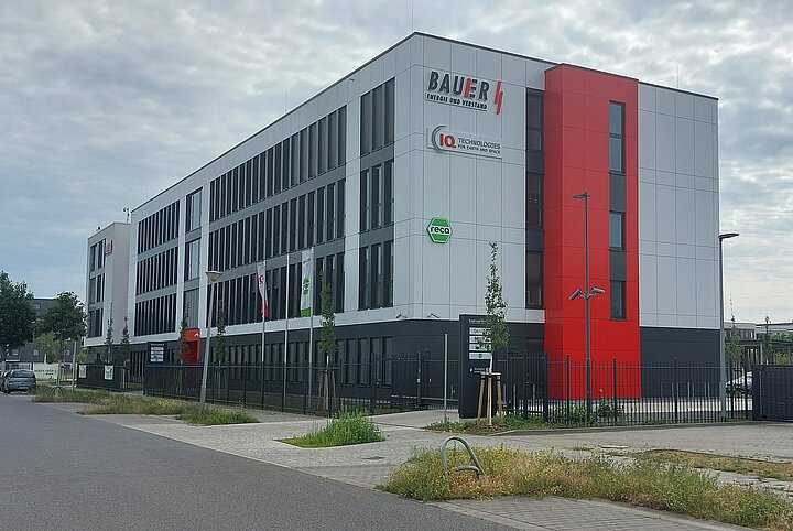 Bauer Elektroanlagen Perspektive Eingang